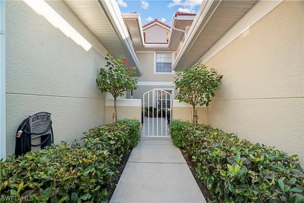 5140 Cobble Creek Court Naples FL 34110