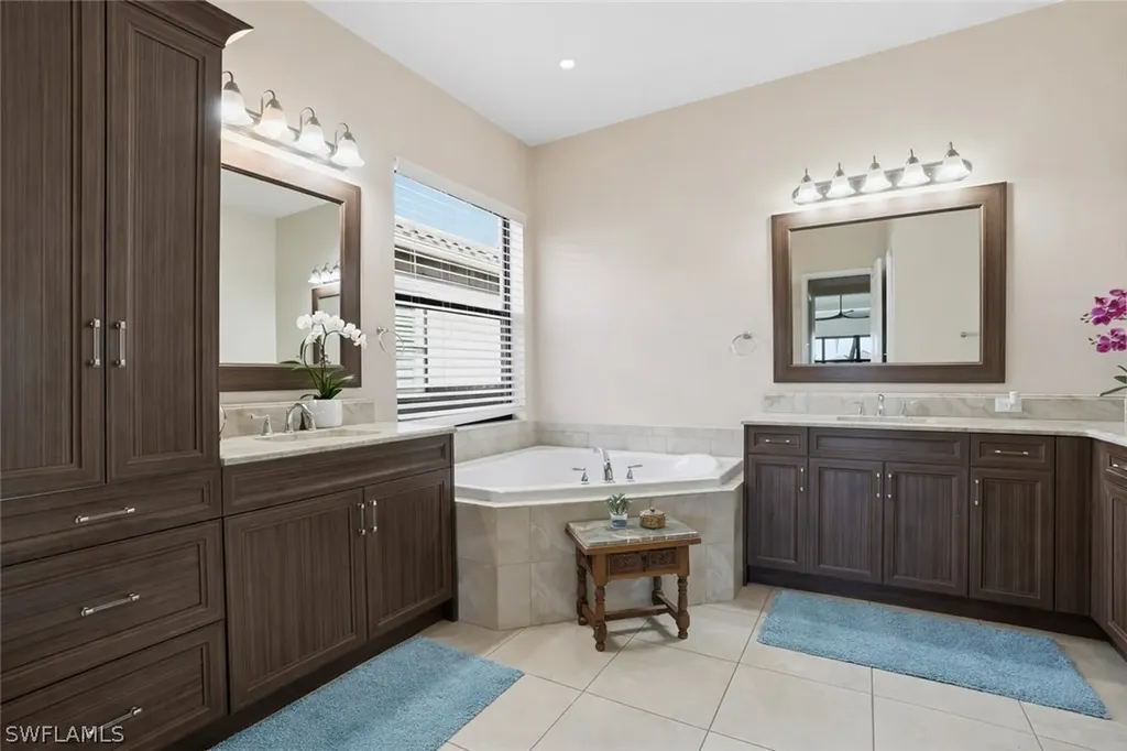13843 Luna Drive Naples FL 34109
