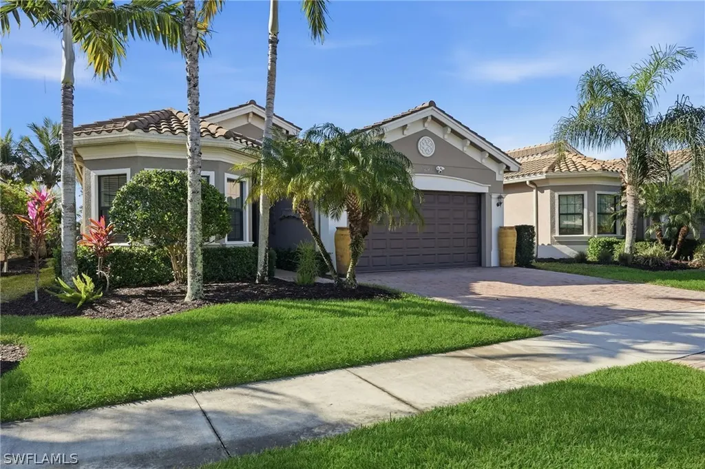 13843 Luna Drive Naples FL 34109
