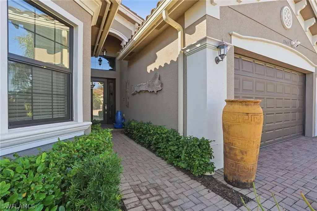 13843 Luna Drive Naples FL 34109