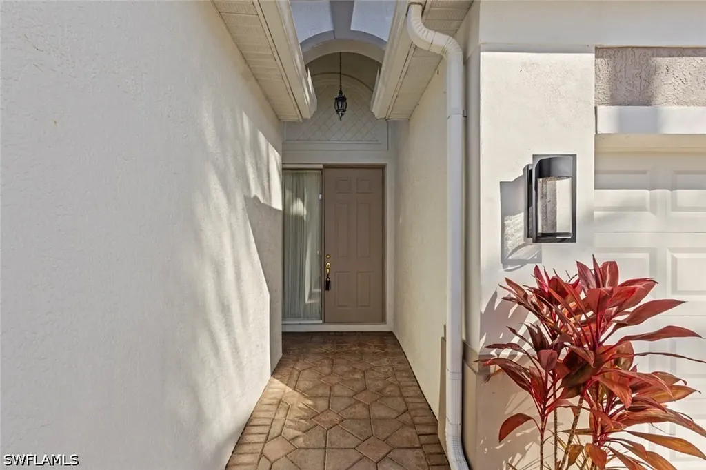 1208 Chelmsford Court Naples FL 34104