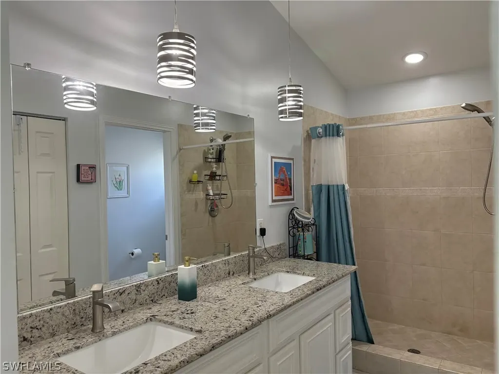 2500 Lee Street Naples FL 34112