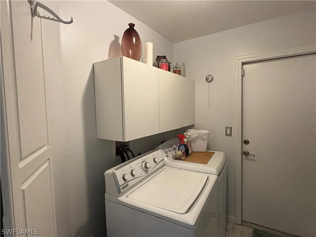 2500 Lee Street Naples FL 34112
