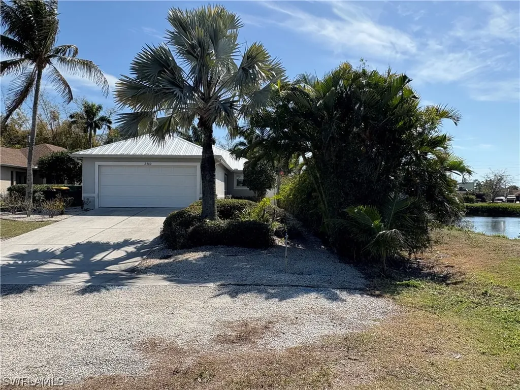 2500 Lee Street Naples FL 34112