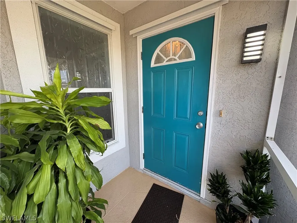 2500 Lee Street Naples FL 34112
