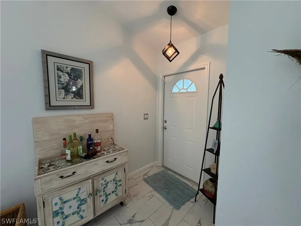 2500 Lee Street Naples FL 34112