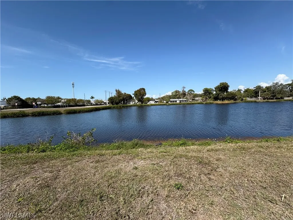2500 Lee Street Naples FL 34112