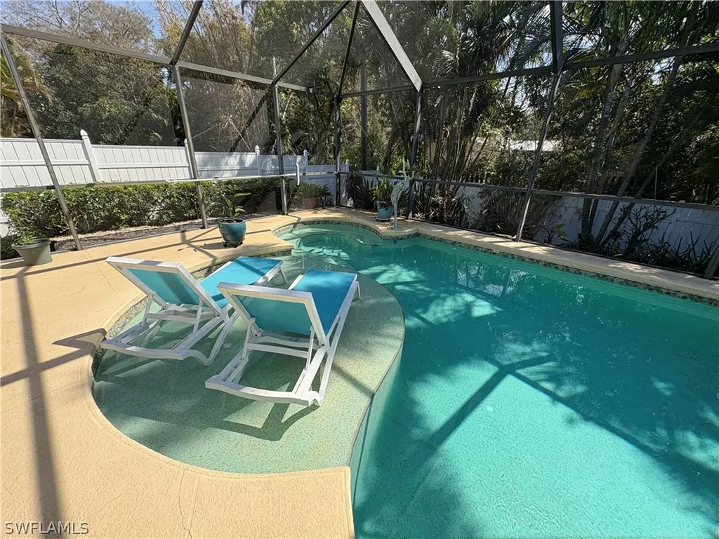 2500 Lee Street Naples FL 34112