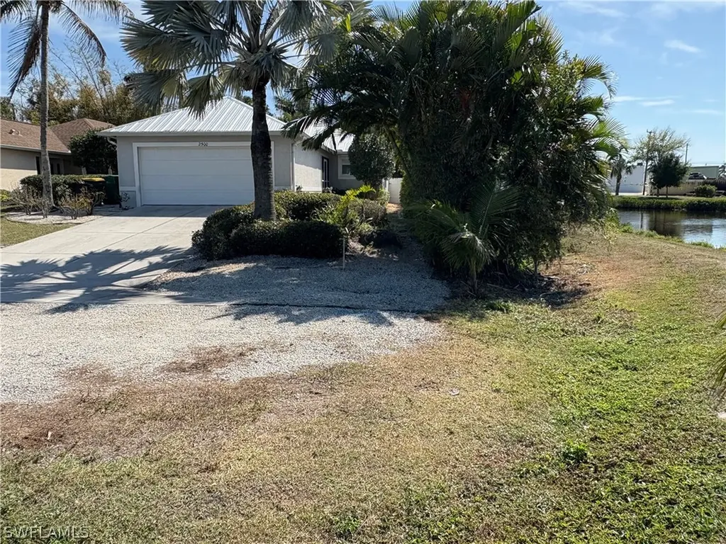 2500 Lee Street Naples FL 34112