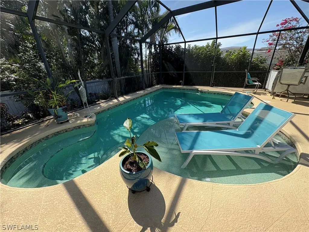 2500 Lee Street Naples FL 34112