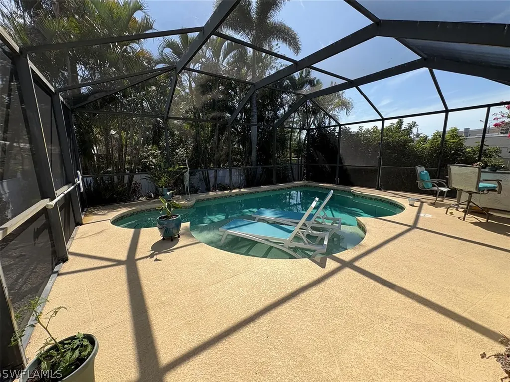 2500 Lee Street Naples FL 34112