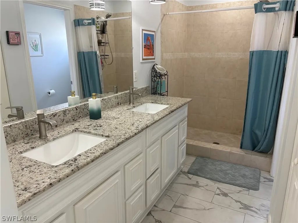 2500 Lee Street Naples FL 34112