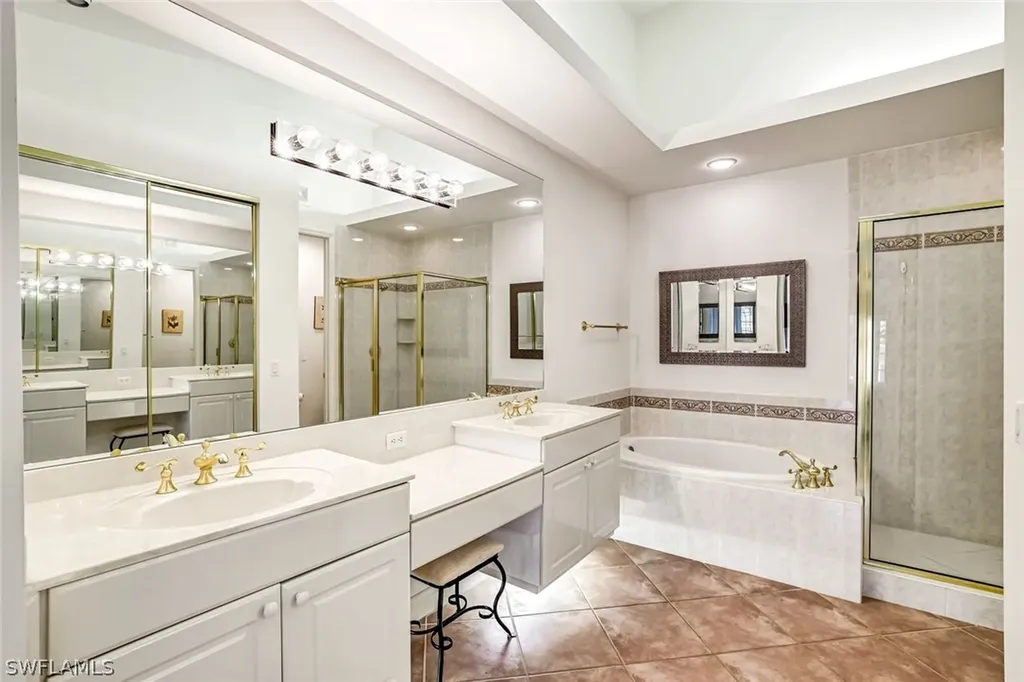 2385 Hidden Lake Drive Naples FL 34112