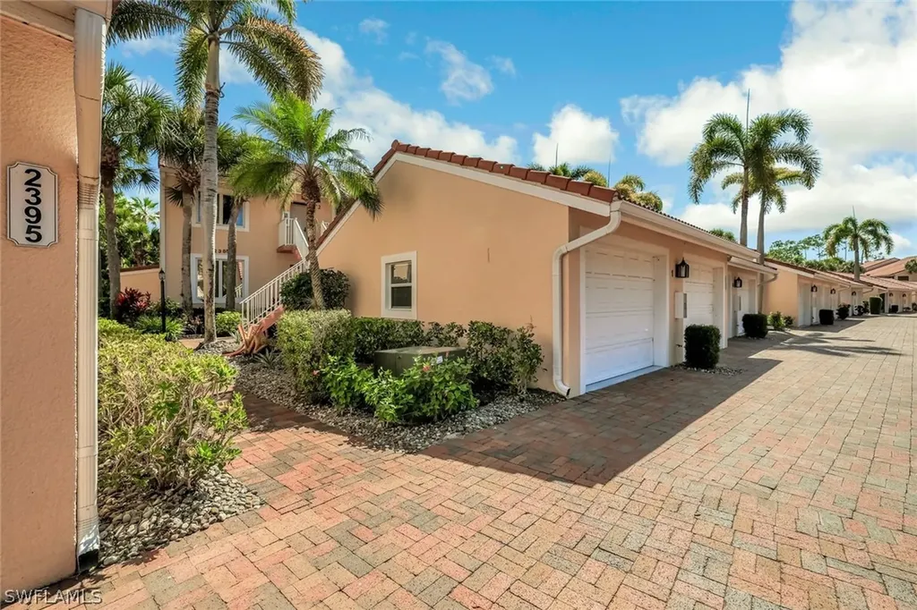 2385 Hidden Lake Drive Naples FL 34112