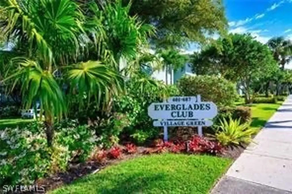 637 12th Avenue S Naples FL 34102