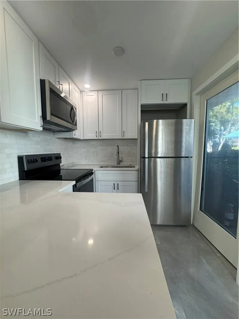 637 12th Avenue S Naples FL 34102