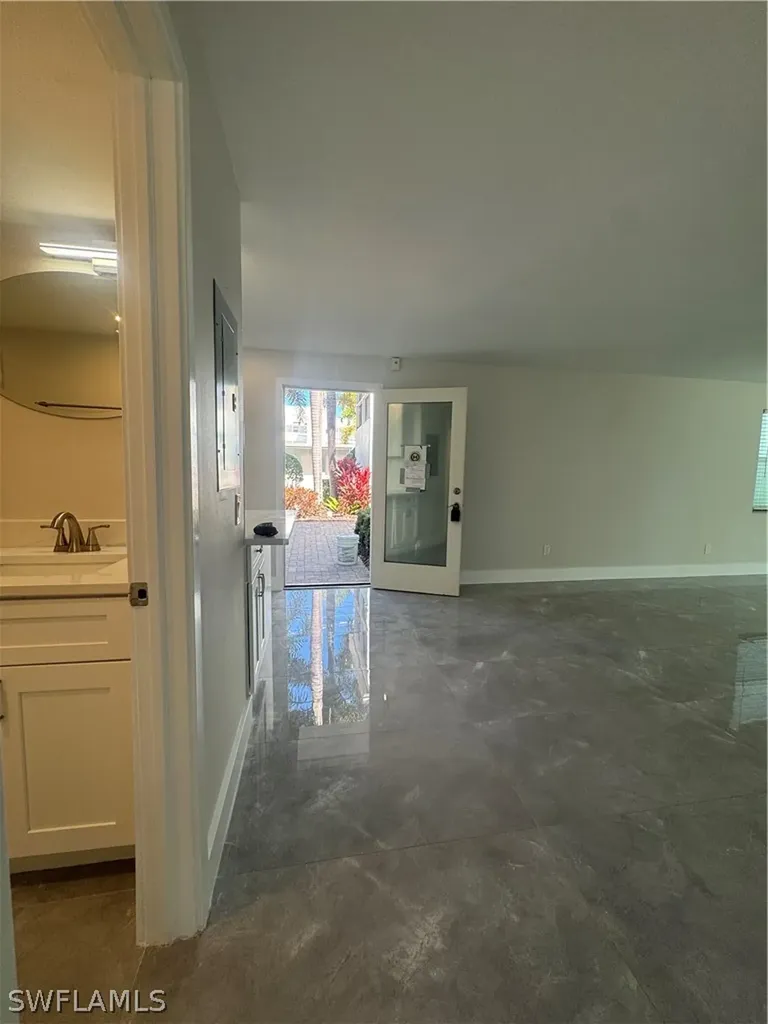 637 12th Avenue S Naples FL 34102