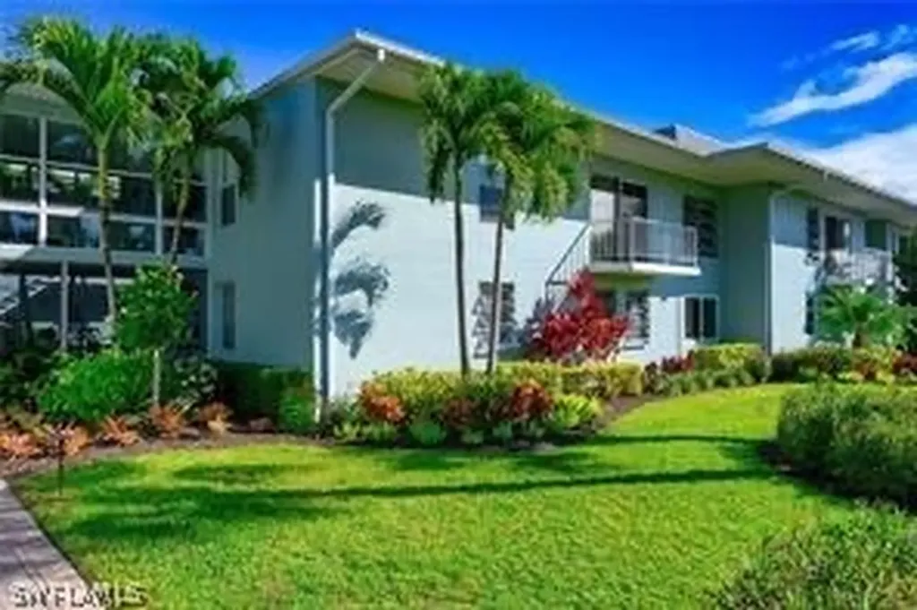 637 12th Avenue S Naples FL 34102