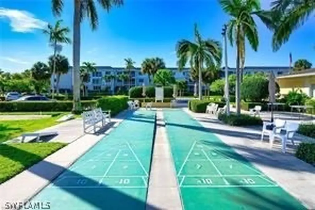637 12th Avenue S Naples FL 34102