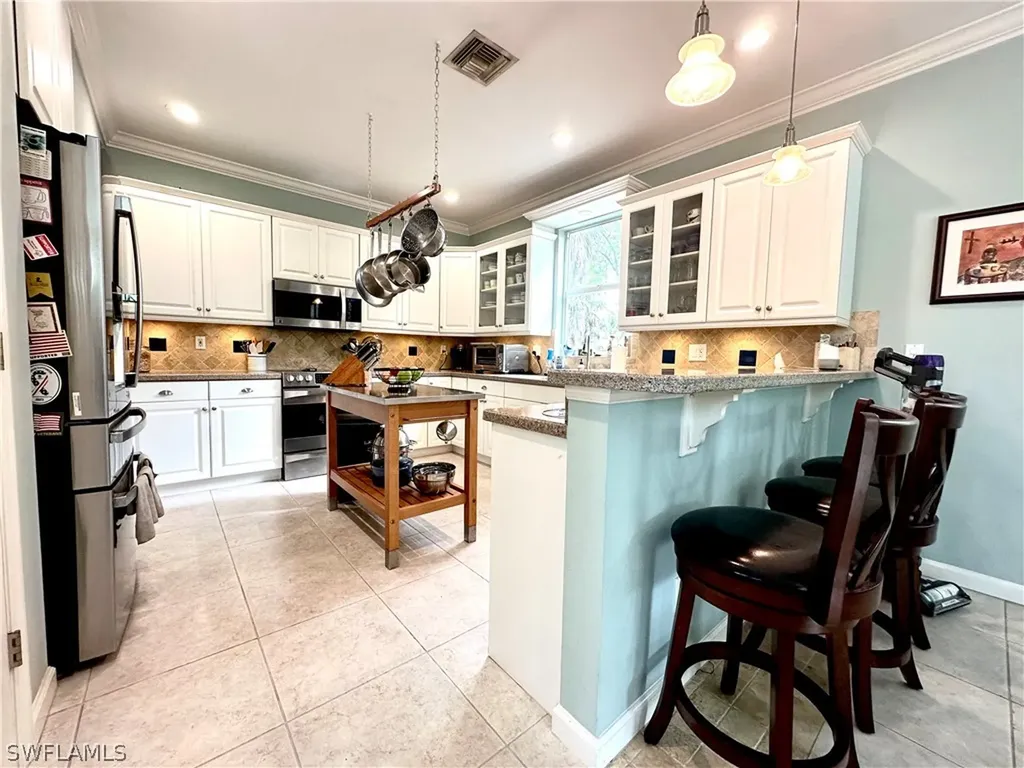 738 Park Avenue Naples FL 34110