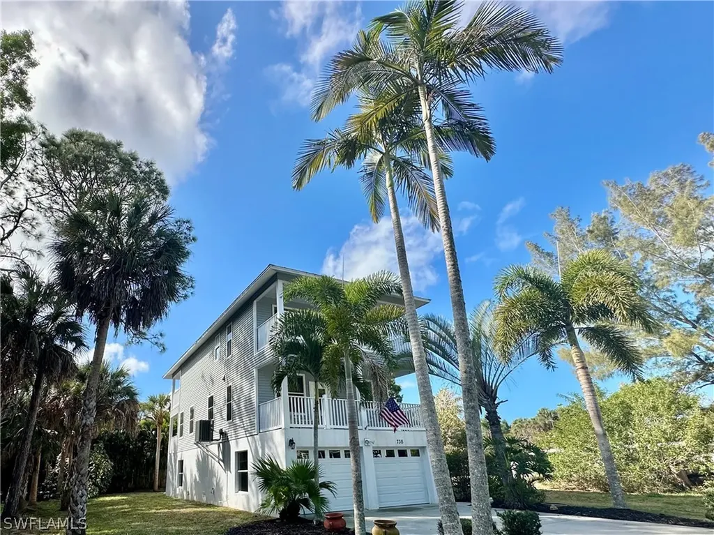 738 Park Avenue Naples FL 34110