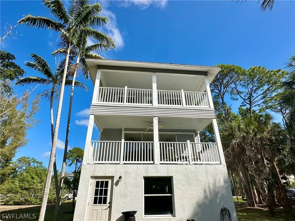 738 Park Avenue Naples FL 34110