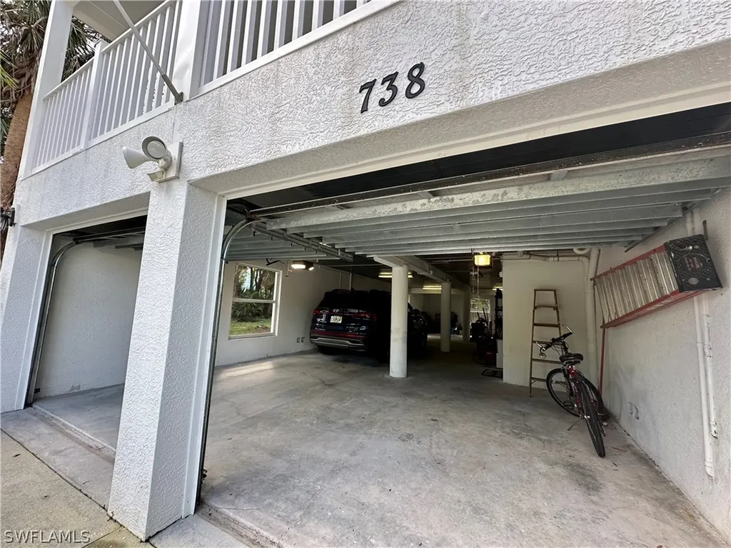 738 Park Avenue Naples FL 34110