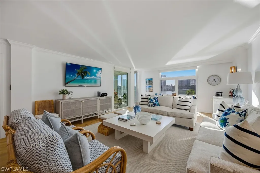 400 Park Shore Drive Naples FL 34103