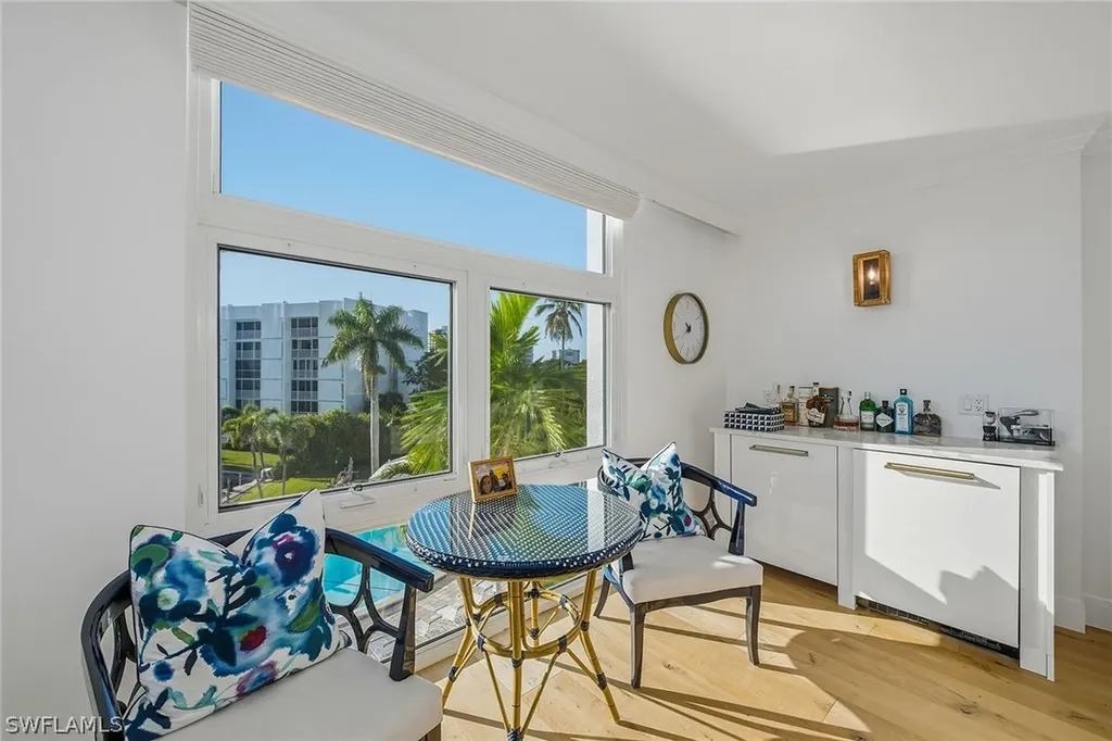 400 Park Shore Drive Naples FL 34103
