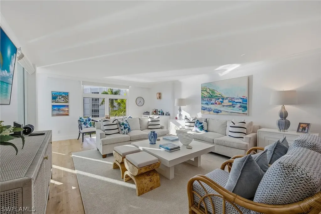 400 Park Shore Drive Naples FL 34103