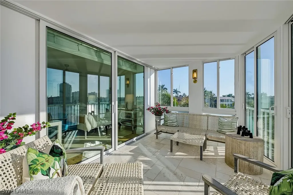 400 Park Shore Drive Naples FL 34103