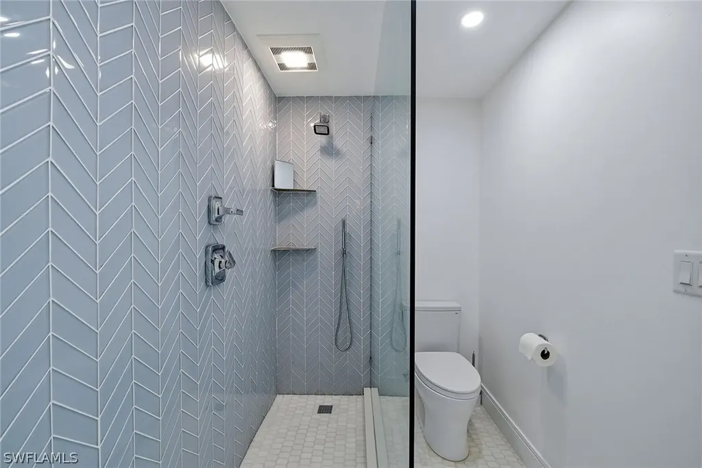 400 Park Shore Drive Naples FL 34103