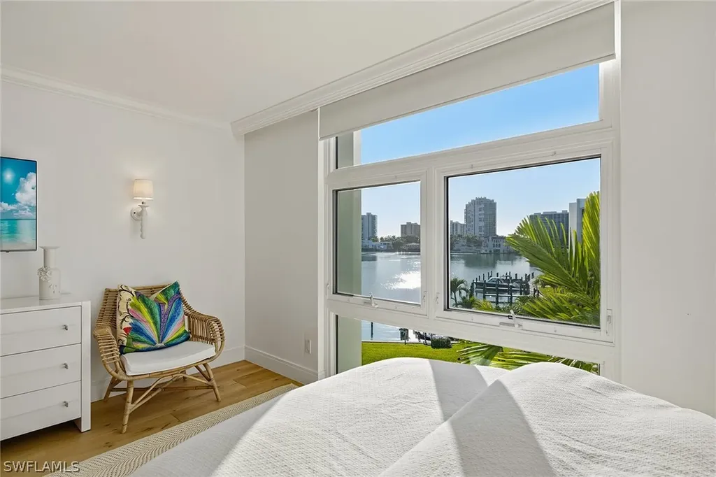 400 Park Shore Drive Naples FL 34103