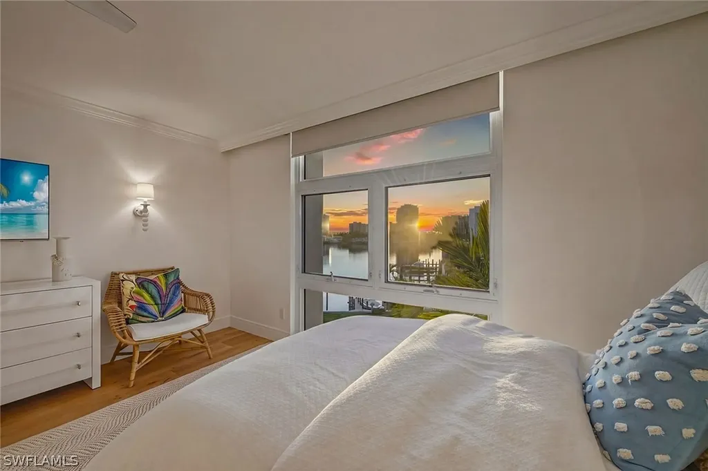 400 Park Shore Drive Naples FL 34103