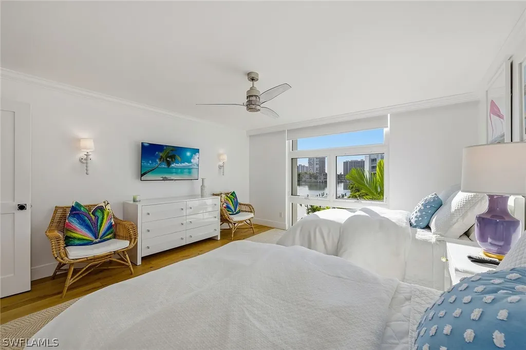 400 Park Shore Drive Naples FL 34103