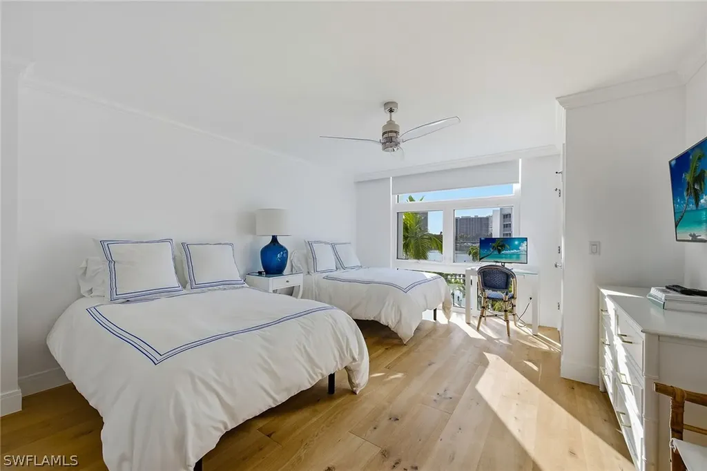 400 Park Shore Drive Naples FL 34103