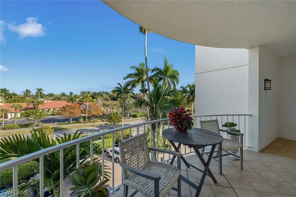 400 Park Shore Drive Naples FL 34103