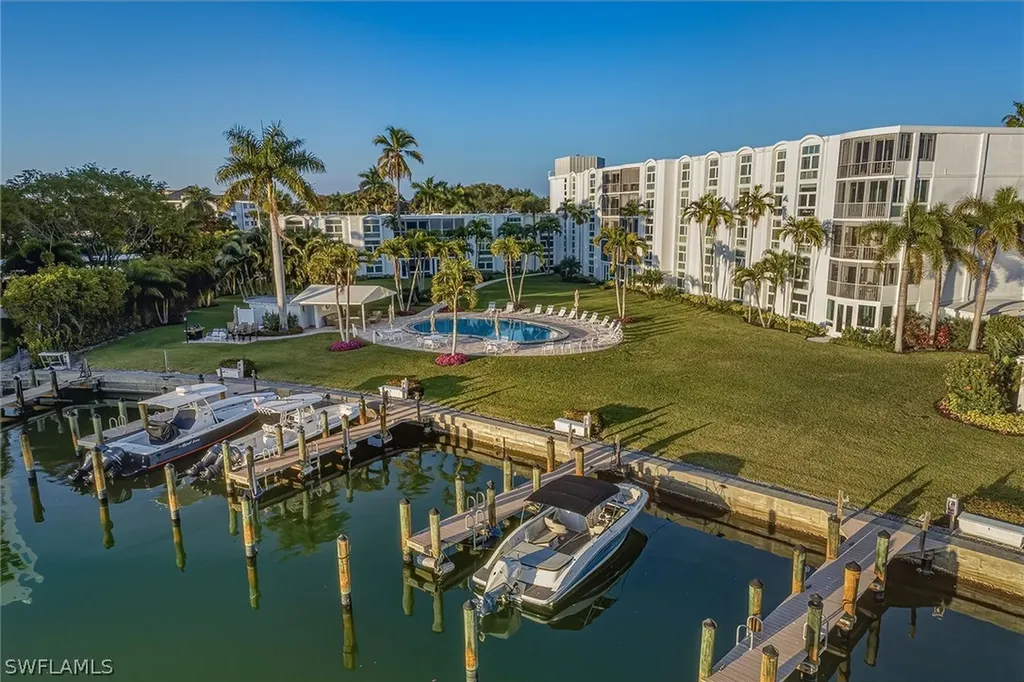 400 Park Shore Drive Naples FL 34103