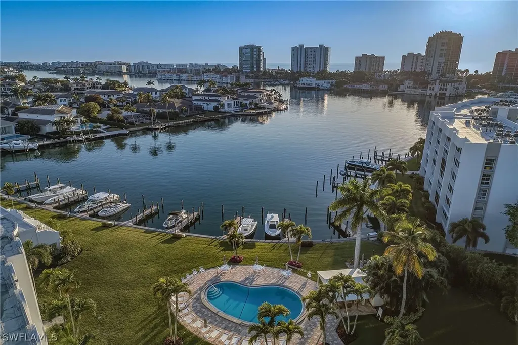 400 Park Shore Drive Naples FL 34103
