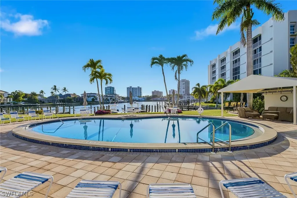 400 Park Shore Drive Naples FL 34103