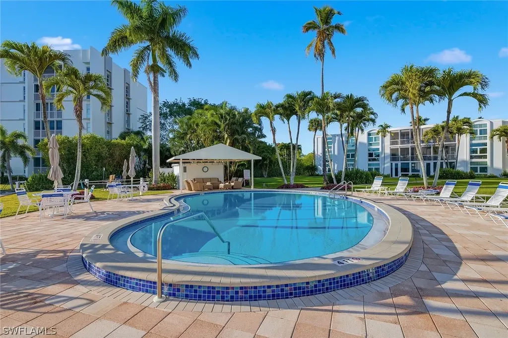 400 Park Shore Drive Naples FL 34103