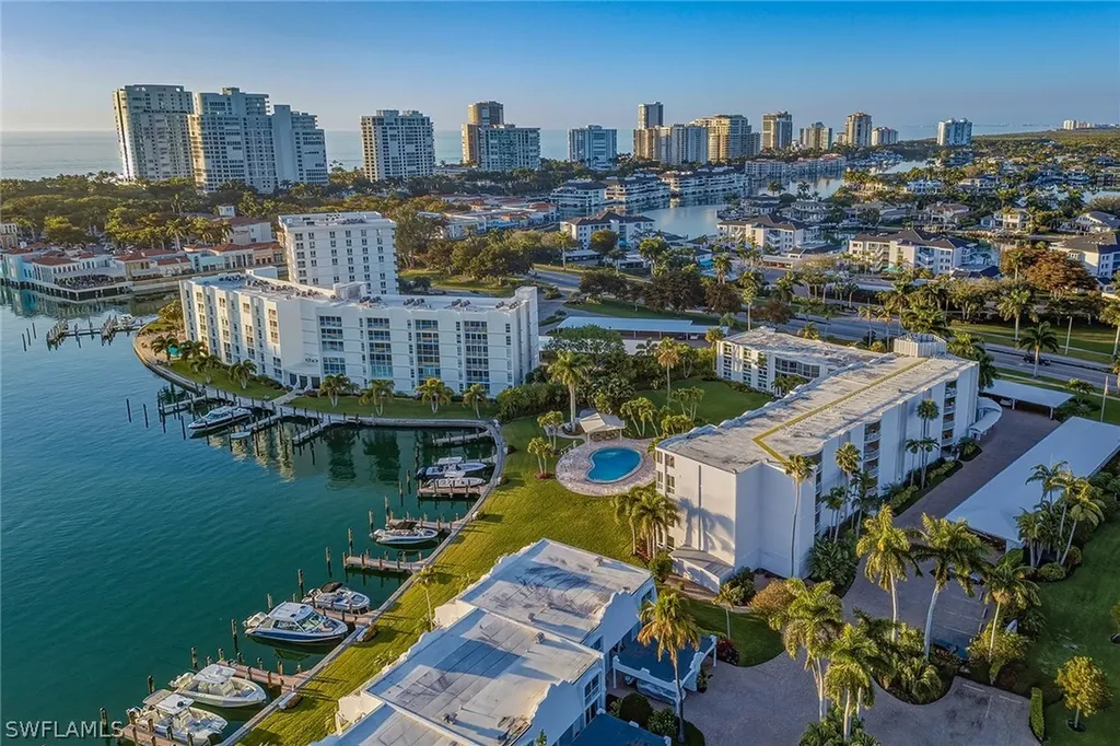 400 Park Shore Drive Naples FL 34103