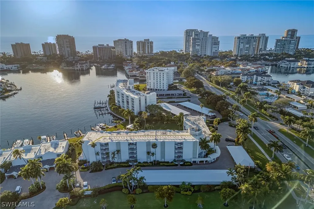400 Park Shore Drive Naples FL 34103