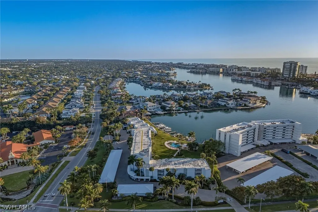 400 Park Shore Drive Naples FL 34103