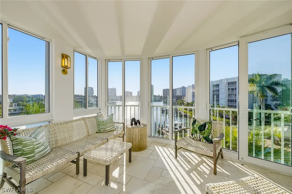 400 Park Shore Drive Naples FL 34103