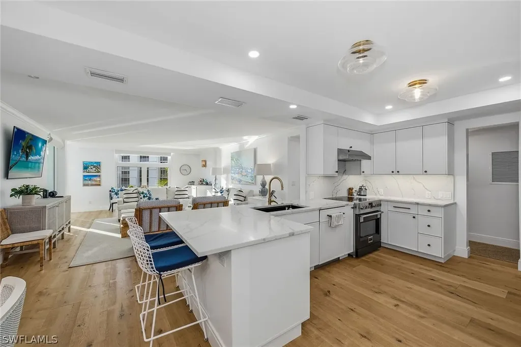 400 Park Shore Drive Naples FL 34103