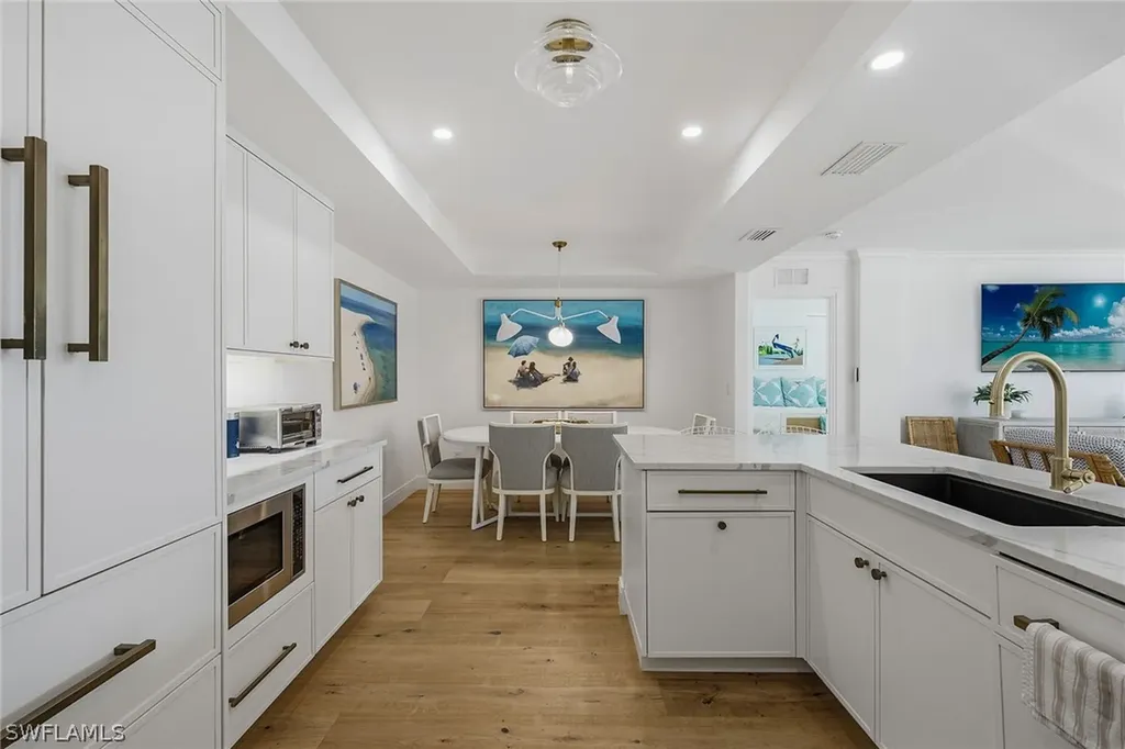 400 Park Shore Drive Naples FL 34103