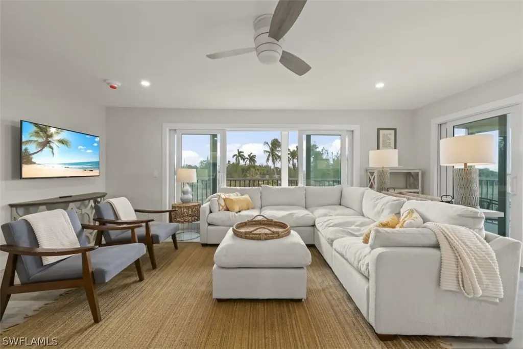 Sanibel FL, 585 E Gulf Drive, Unit A2