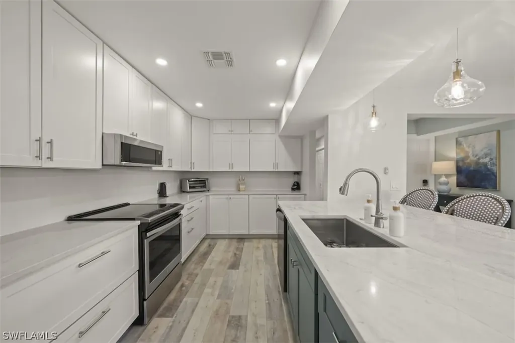 585 E Gulf Drive Sanibel FL 33957