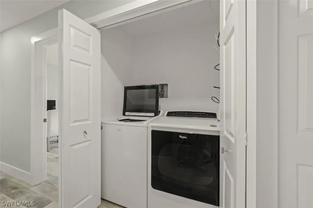 585 E Gulf Drive Sanibel FL 33957